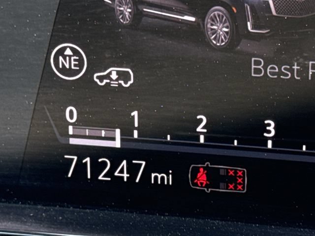 Used 2022 Cadillac Escalade Premium Luxury Platinum w/ Heavy-Duty Trailer Package AWD/4WD image 19