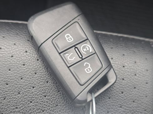 Certified 2024 Volkswagen Tiguan SE AWD/4WD image 27