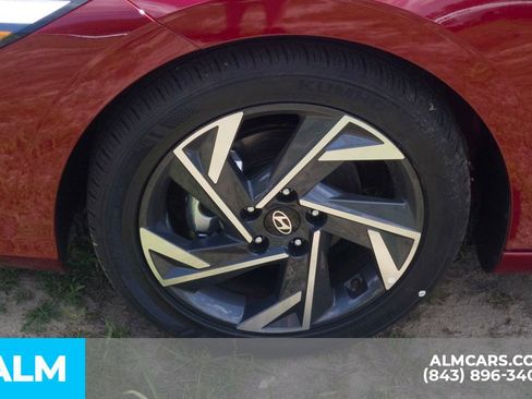 Certified 2025 Hyundai Elantra Sport image 11