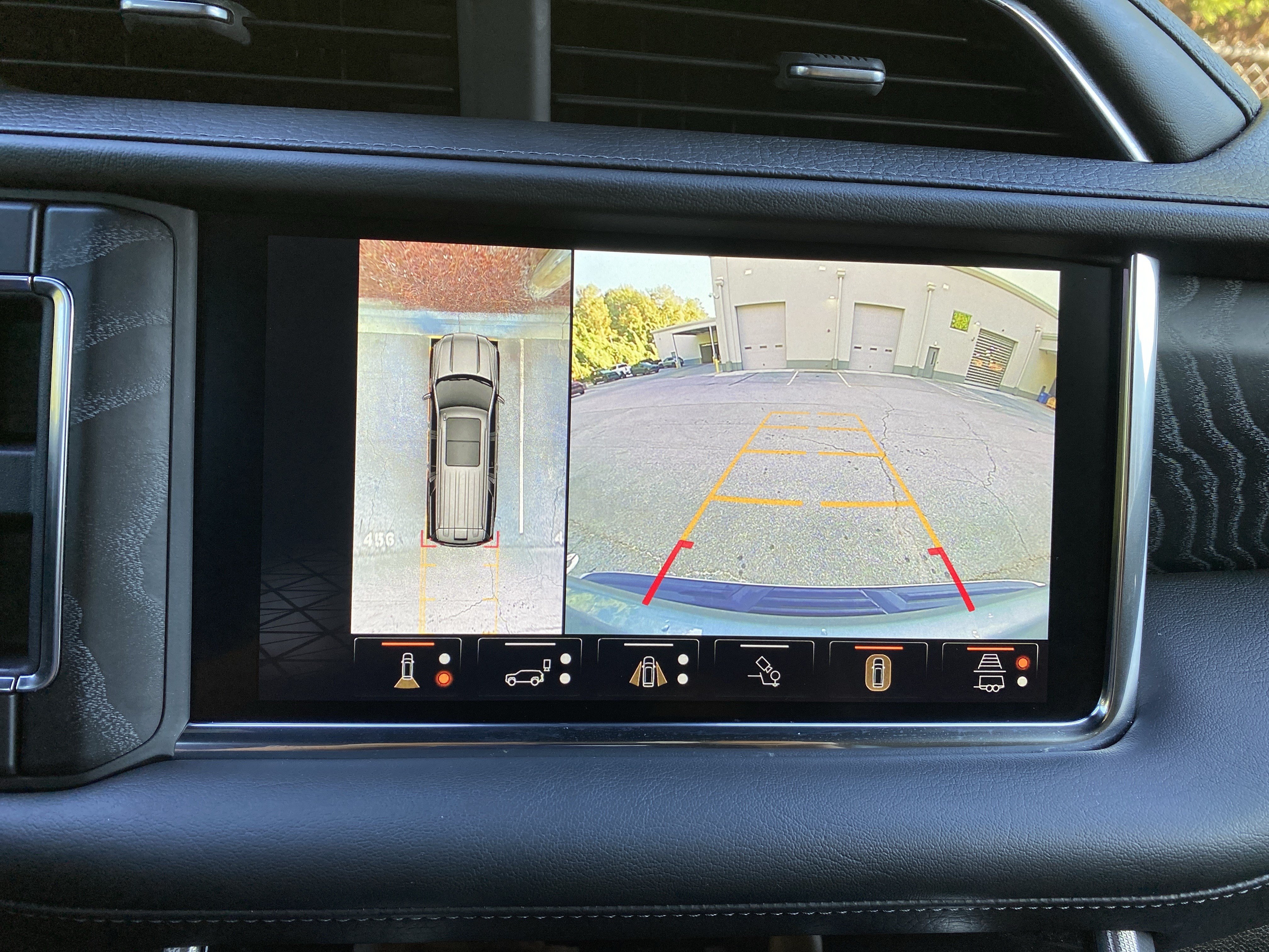 Used 2023 GMC Yukon Denali w/ Advanced Technology Package AWD/4WD image 25