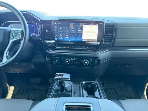 Used 2022 Chevrolet Silverado 1500 ZR2 w/ Technology Package AWD/4WD image 12
