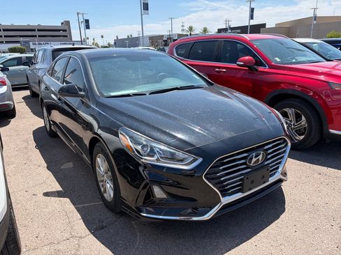 Used 2019 Hyundai Sonata SE FWD image 2