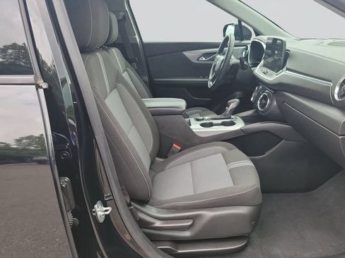 Used 2025 Chevrolet Blazer LT FWD image 23