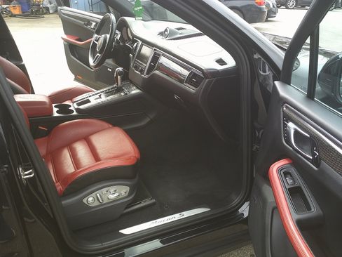 Used 2015 Porsche Macan S image 14