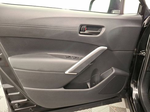 Used 2025 Toyota Corolla Cross AWD Hybrid image 2