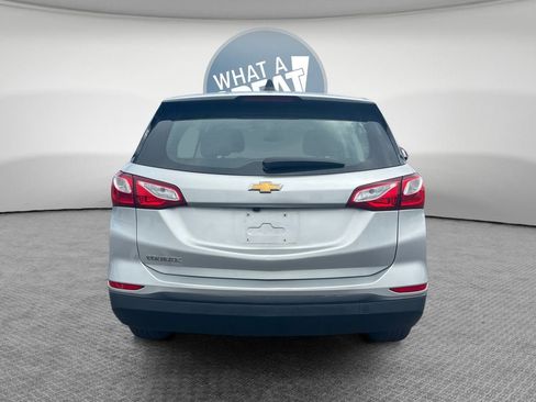 Used 2021 Chevrolet Equinox LS FWD image 5