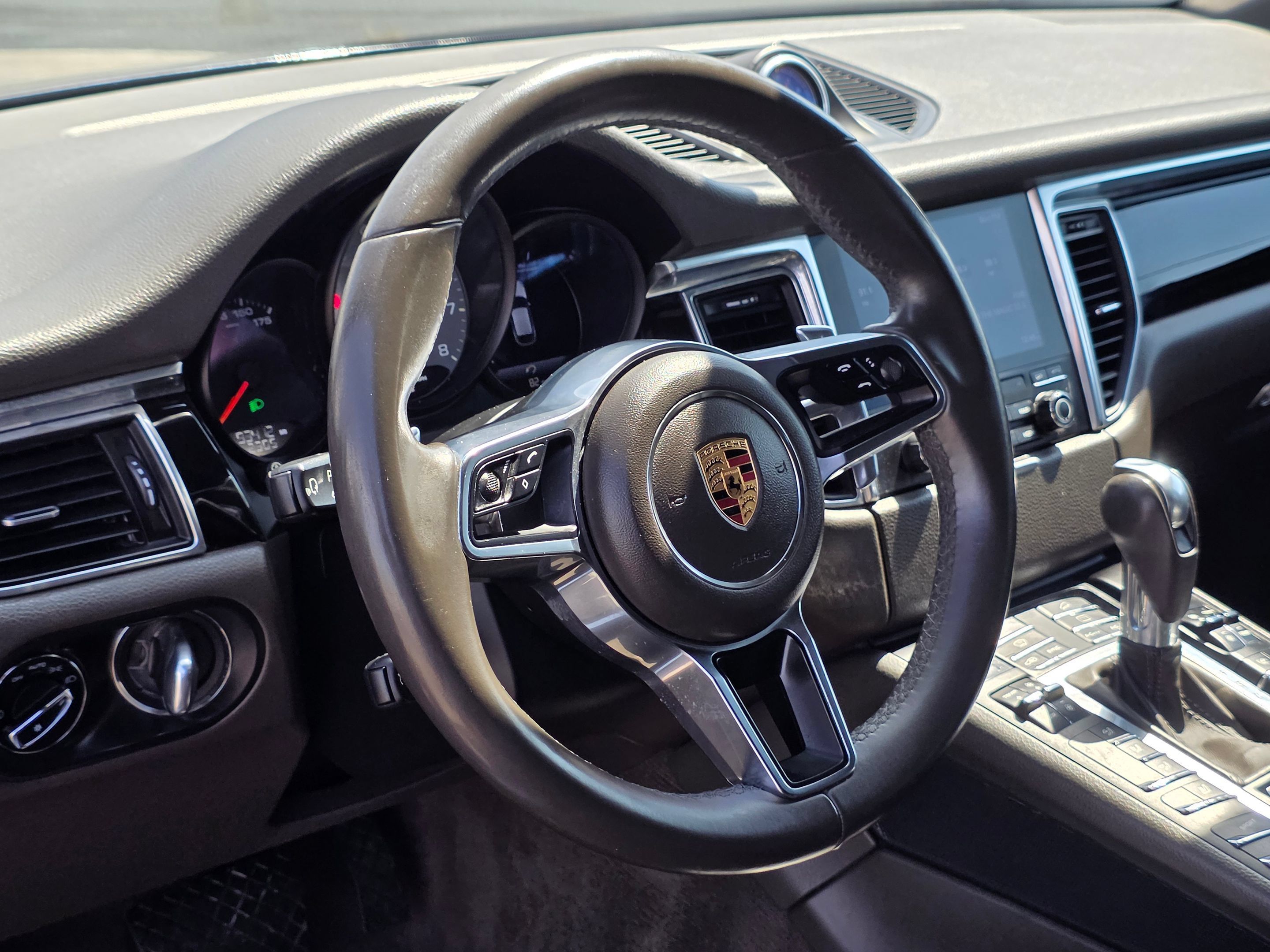 Used 2017 Porsche Macan S AWD/4WD image 16