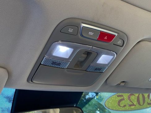 Used 2025 Kia Telluride S FWD image 21