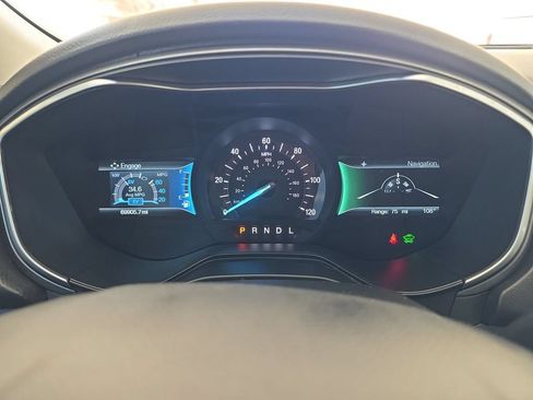 Used 2019 Ford Fusion SE FWD image 12