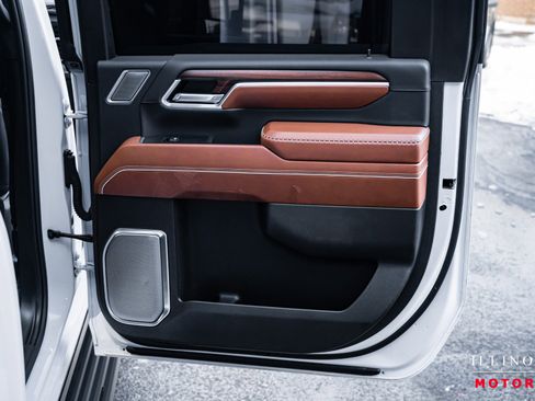 Used 2025 GMC Sierra 3500 Denali Ultimate image 37