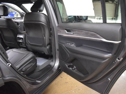 New 2025 Jeep Grand Cherokee L Limited w/ Black Appearance Package image 6