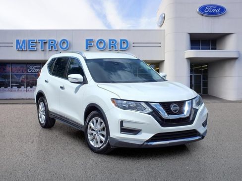 Used 2019 Nissan Rogue SV FWD image 1