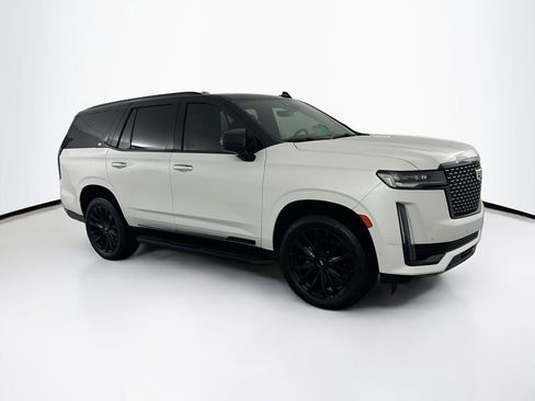 Used 2021 Cadillac Escalade Premium Luxury AWD/4WD image 3