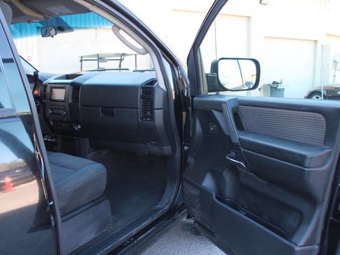 Used 2010 Nissan Titan SE RWD image 25