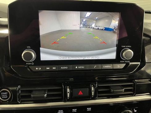 Used 2024 Nissan Pathfinder SV FWD image 28