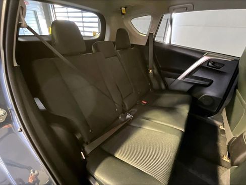Used 2014 Toyota RAV4 LE image 19