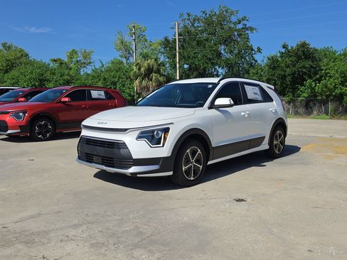 New 2026 Kia Niro EX FWD image 4