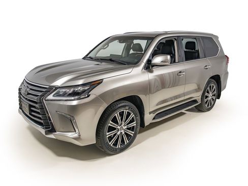 Used 2020 Lexus LX 570 4WD w/ Luxury Package image 2