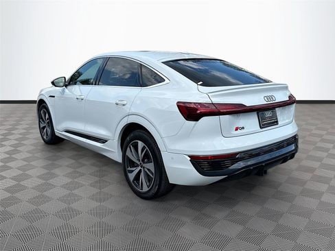 Used 2024 Audi Q8 e-tron Premium Plus w/ Premium Plus Package image 5