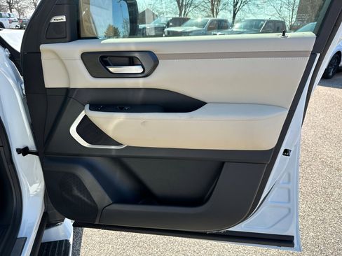 New 2026 Nissan Armada Platinum Reserve image 14