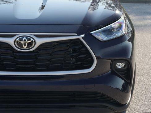 New 2026 Toyota Highlander XLE image 18