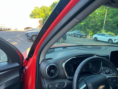 Used 2025 Chevrolet Blazer LT FWD image 35