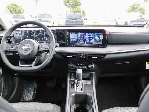 New 2026 Nissan Kicks SV image 13