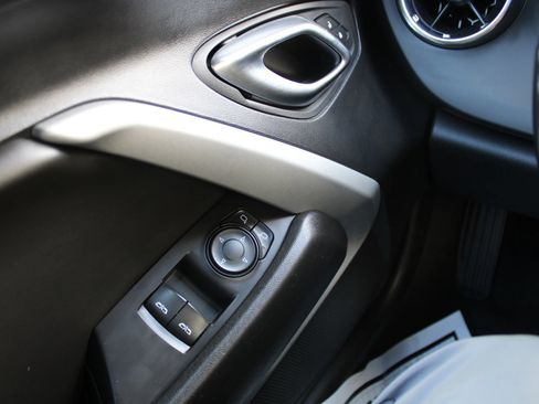 Used 2022 Chevrolet Camaro LT RWD image 25