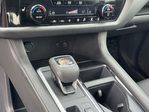 Used 2025 Nissan Pathfinder SV FWD image 26