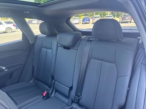 Used 2025 Audi Q5 Premium Plus w/ Premium Plus AWD/4WD image 28