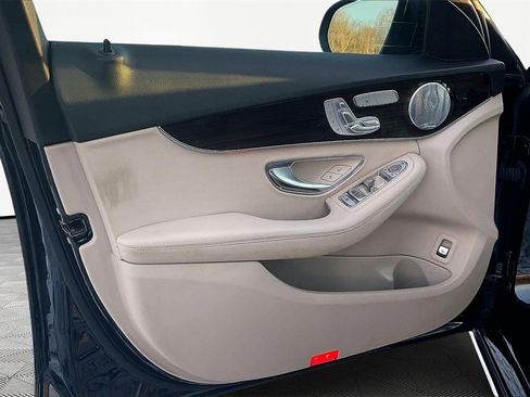 Used 2021 Mercedes-Benz C 300 Sedan w/ Premium Package image 22