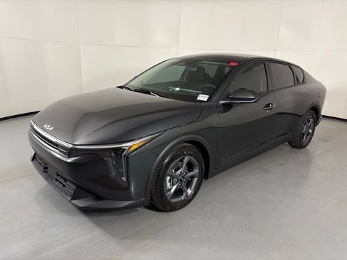 New 2026 Kia K4 LXS FWD image 4