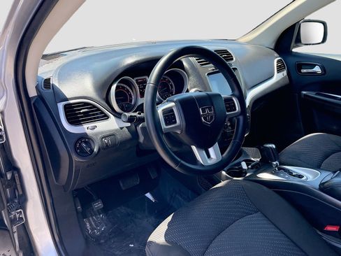 Used 2019 Dodge Journey SE w/ Premium Group FWD image 7