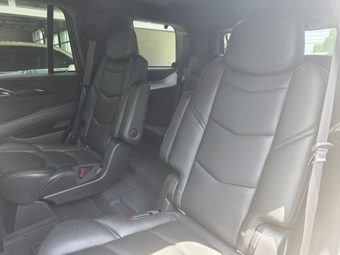 Used 2019 Cadillac Escalade Platinum AWD/4WD image 8