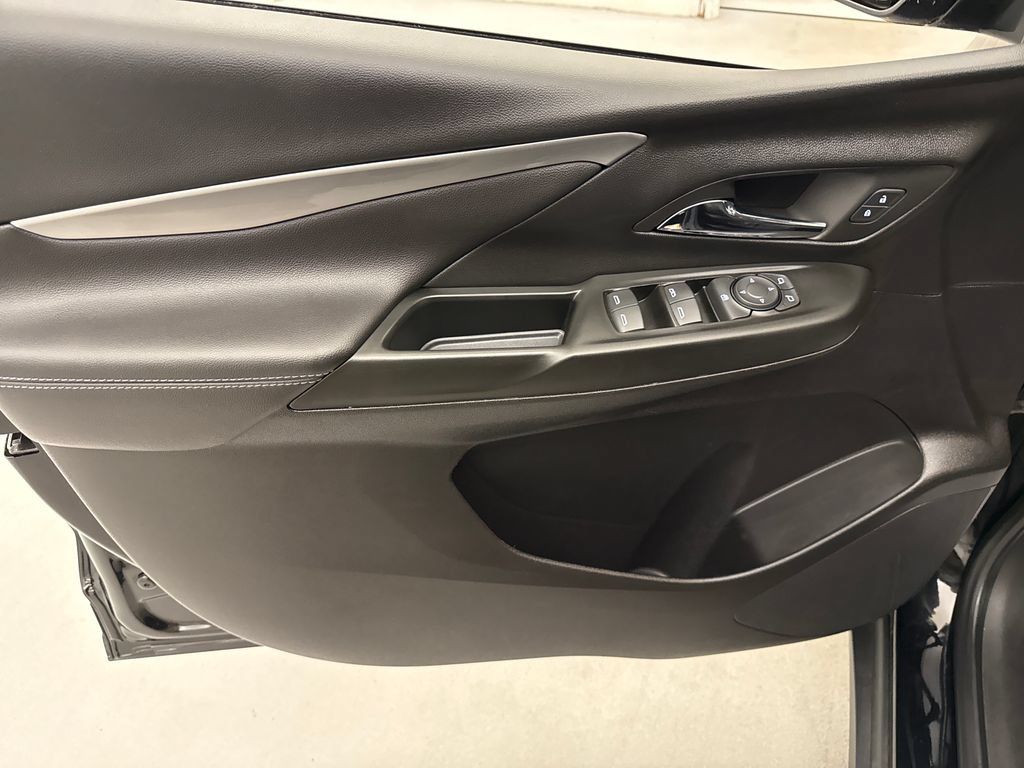 Certified 2023 Chevrolet Bolt LT FWD image 12