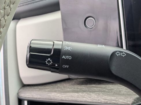 Used 2025 Hyundai Santa Fe Limited image 12