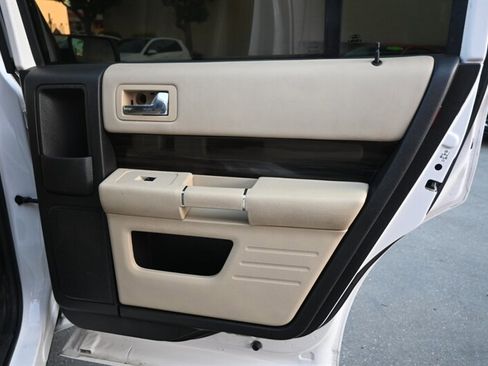 Used 2013 Ford Flex SEL image 49