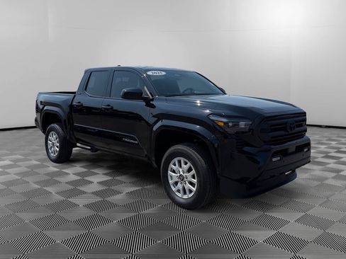 Used 2025 Toyota Tacoma SR5 image 7