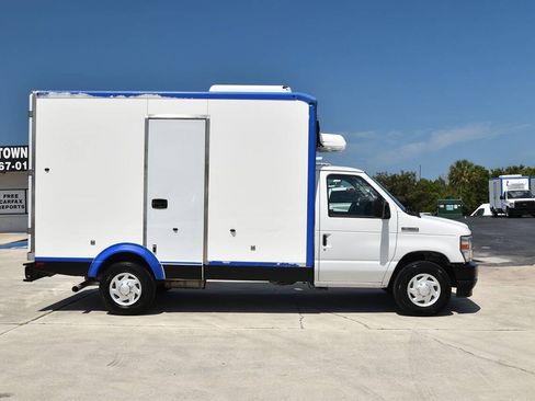 Used 2023 Ford E-350 and Econoline 350 Super Duty w/ Power Windows & Locks Group RWD image 8