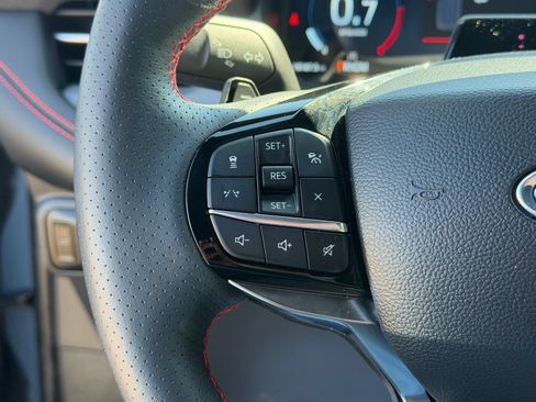 Certified 2025 Ford Explorer ST AWD/4WD image 32