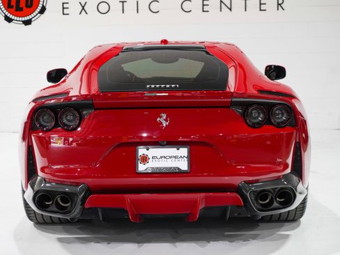 Used 2018 Ferrari 812 Superfast RWD image 3
