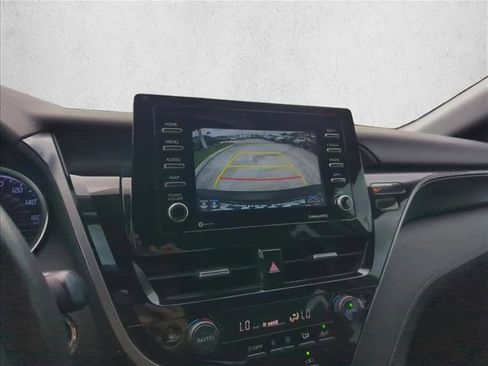 Used 2022 Toyota Camry LE image 12