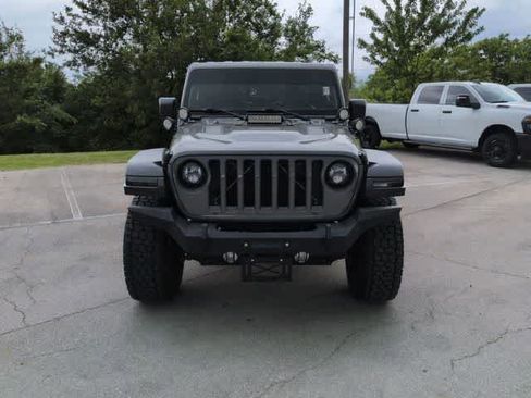 Used 2021 Jeep Gladiator Rubicon w/ Cold Weather Group AWD/4WD image 3