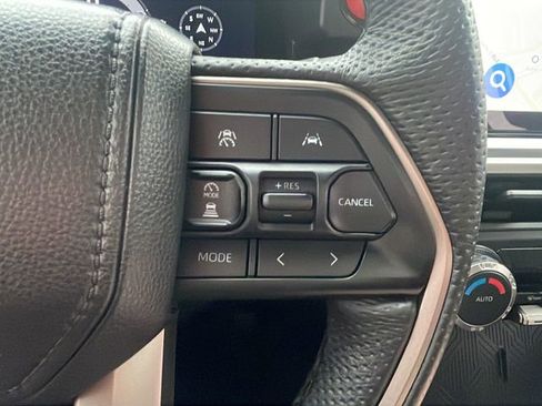 Used 2025 Toyota Tacoma TRD Off-Road AWD/4WD image 25
