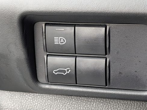 Used 2020 Toyota Highlander XLE AWD/4WD image 26