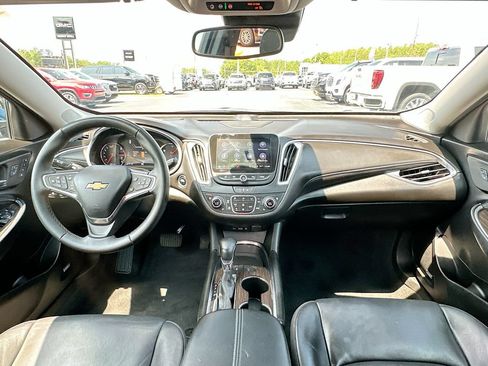 Used 2024 Chevrolet Malibu LT FWD image 3