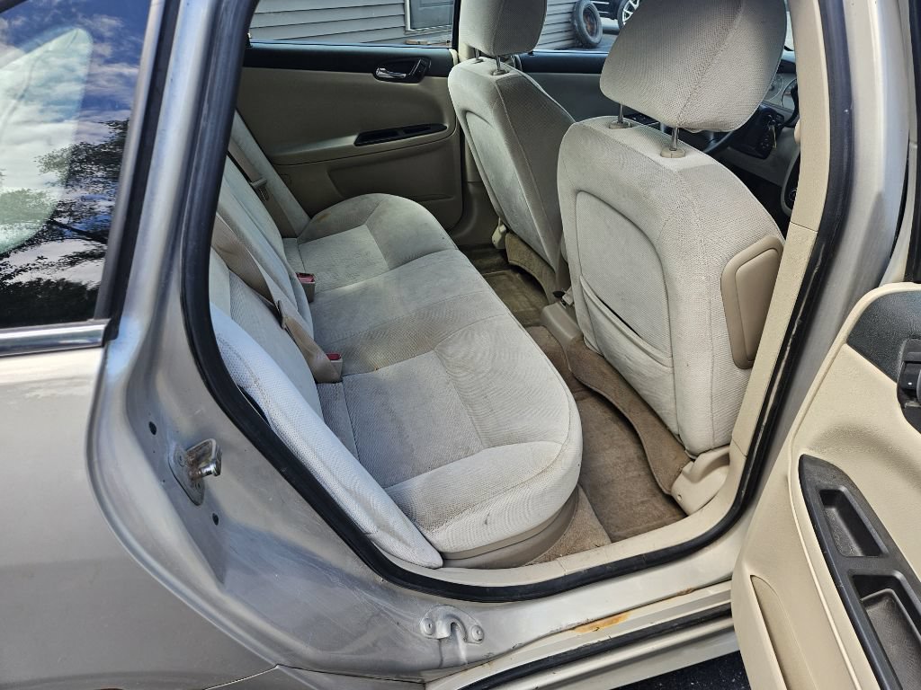 Used 2009 Chevrolet Impala LT FWD image 15