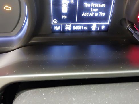 Used 2019 Chevrolet Silverado 1500 Custom Trail Boss w/ Custom Convenience Package image 19