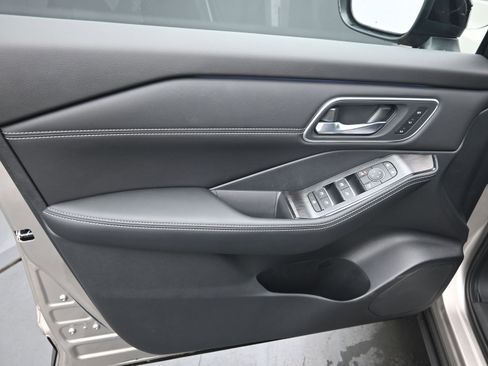 New 2026 Nissan Rogue Platinum w/ Platinum Premium Package image 11