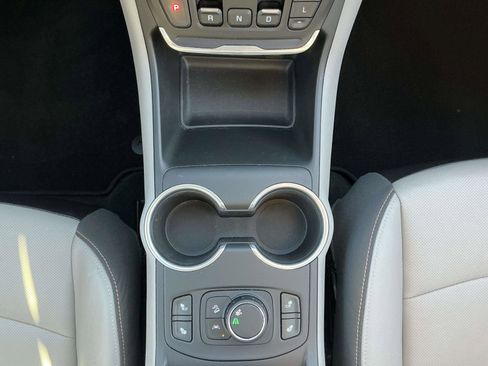 Used 2021 GMC Terrain SLT image 19